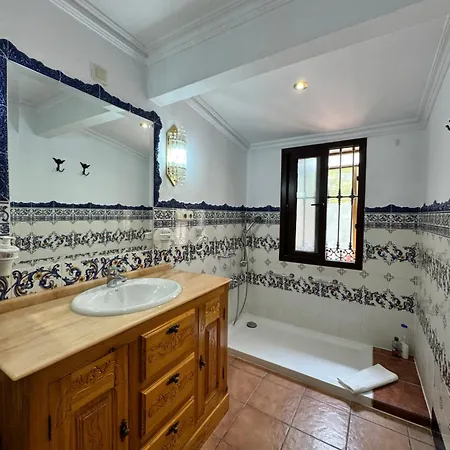 Three Gems Center With Terrace And Bbq- Eaw Homes Apartment *